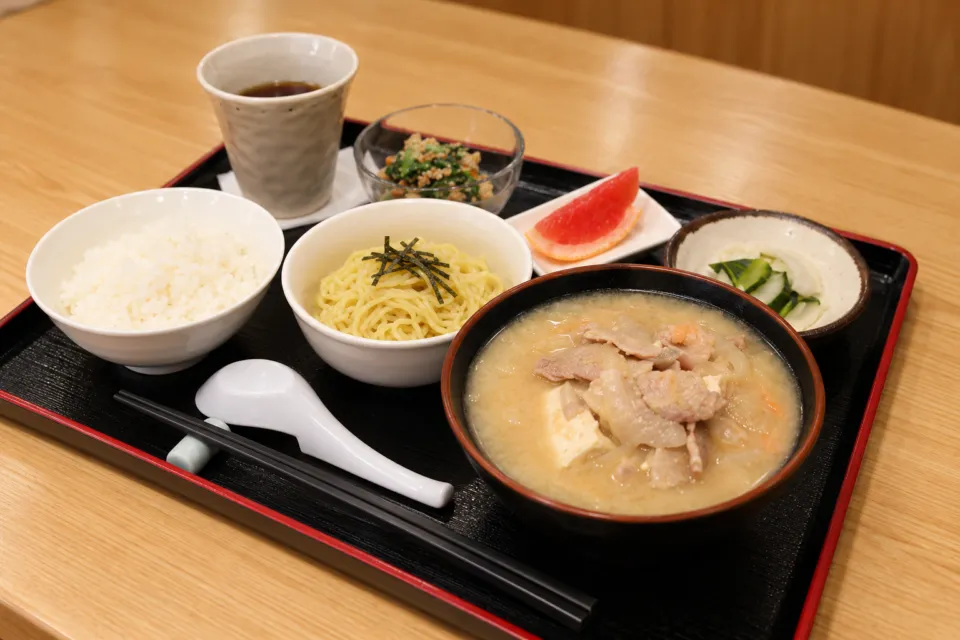 とん汁の店 たちばなのレディースセット