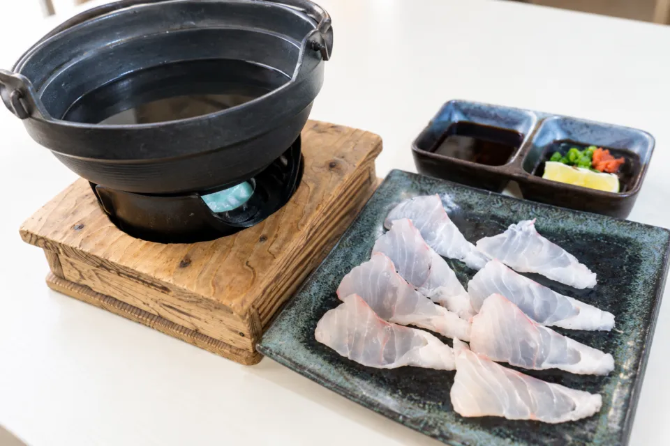 海ごはん山ごはん マルキヨのくえしゃぶの切り身と鍋