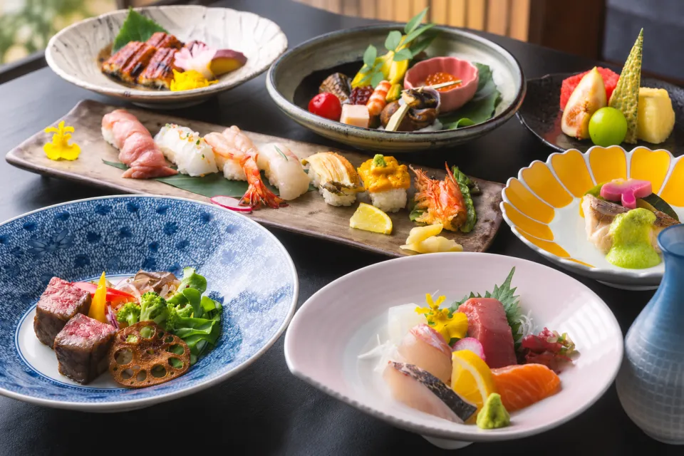 嬉乃すしの会席料理の盛り合わせ