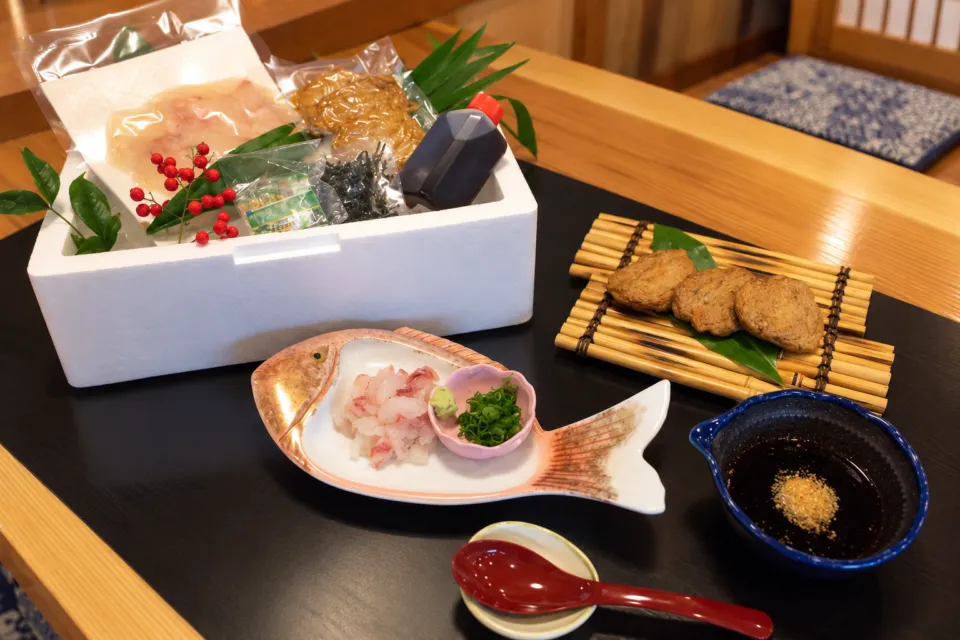うわじまの料理や 有明の宇和島鯛めし・じゃこ天セット