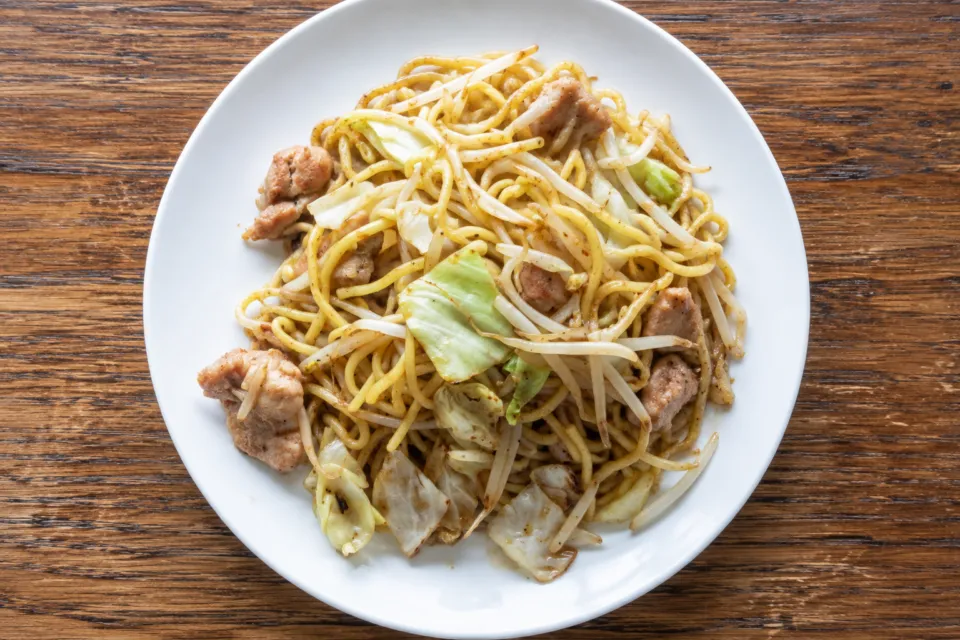 WOOD PAOの鶏肉と野菜のたれ焼きそば
