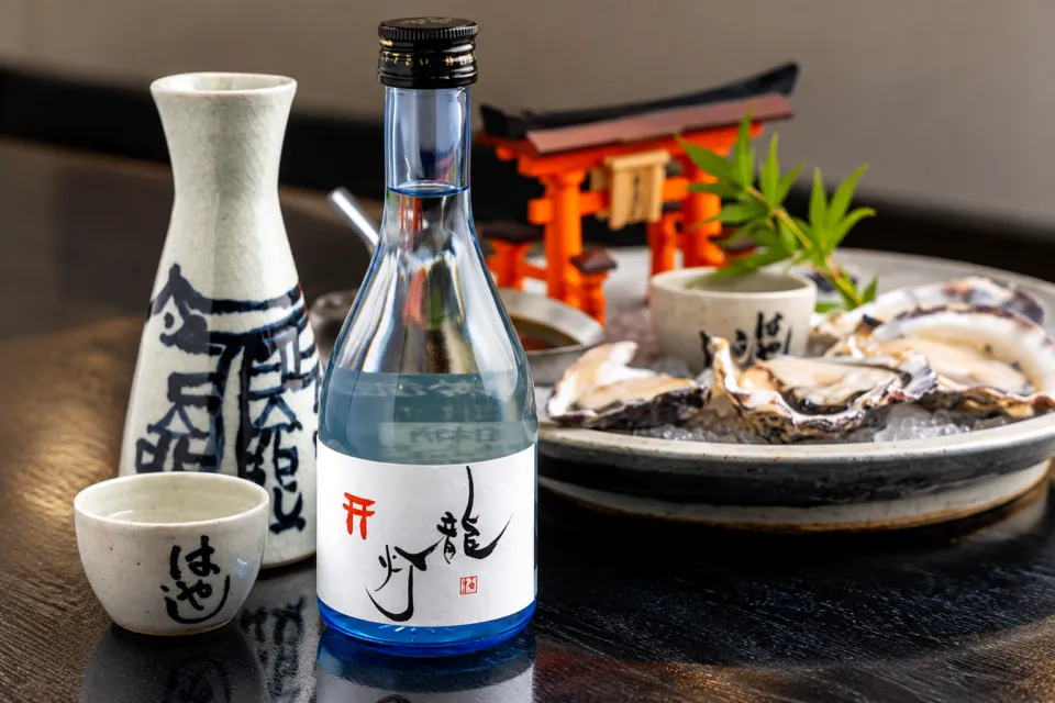 焼がきのはやしの龍灯の酒瓶と徳利・猪口