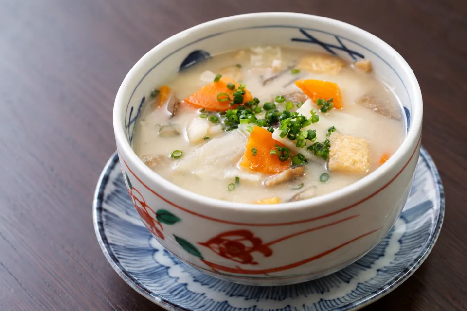 山見茶屋 高森本店の野菜を添えただご汁