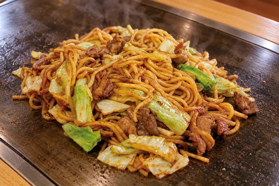 やまな食堂のひるぜん焼そば