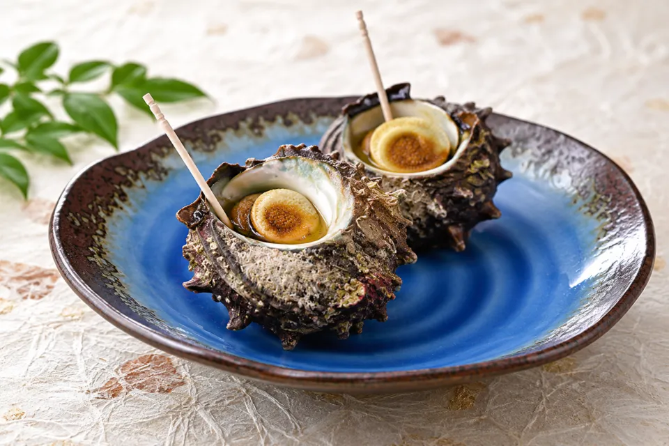 やまに水産のサザエ焼き