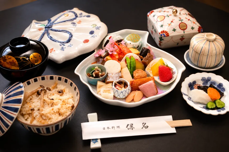 日本料理 保名の宝袋弁当