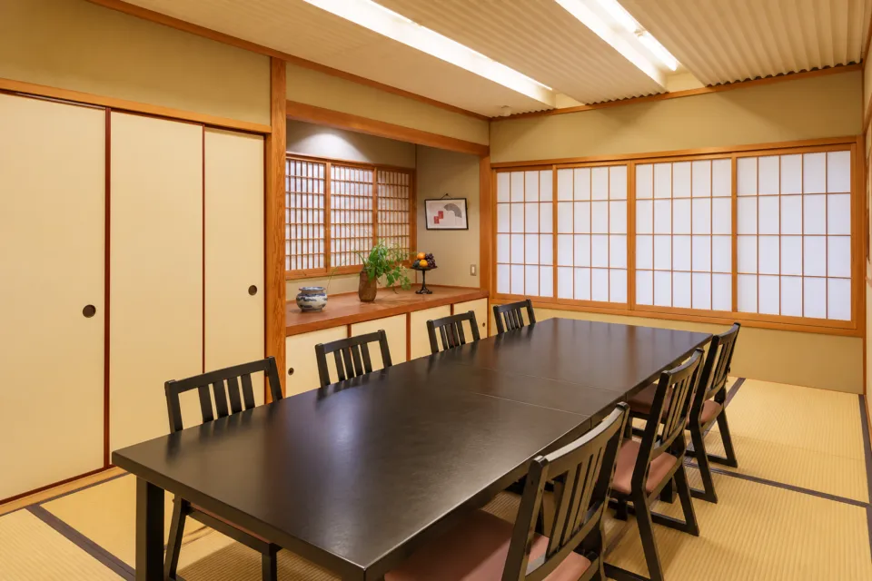 日本料理 保名の1階和室の椅子席