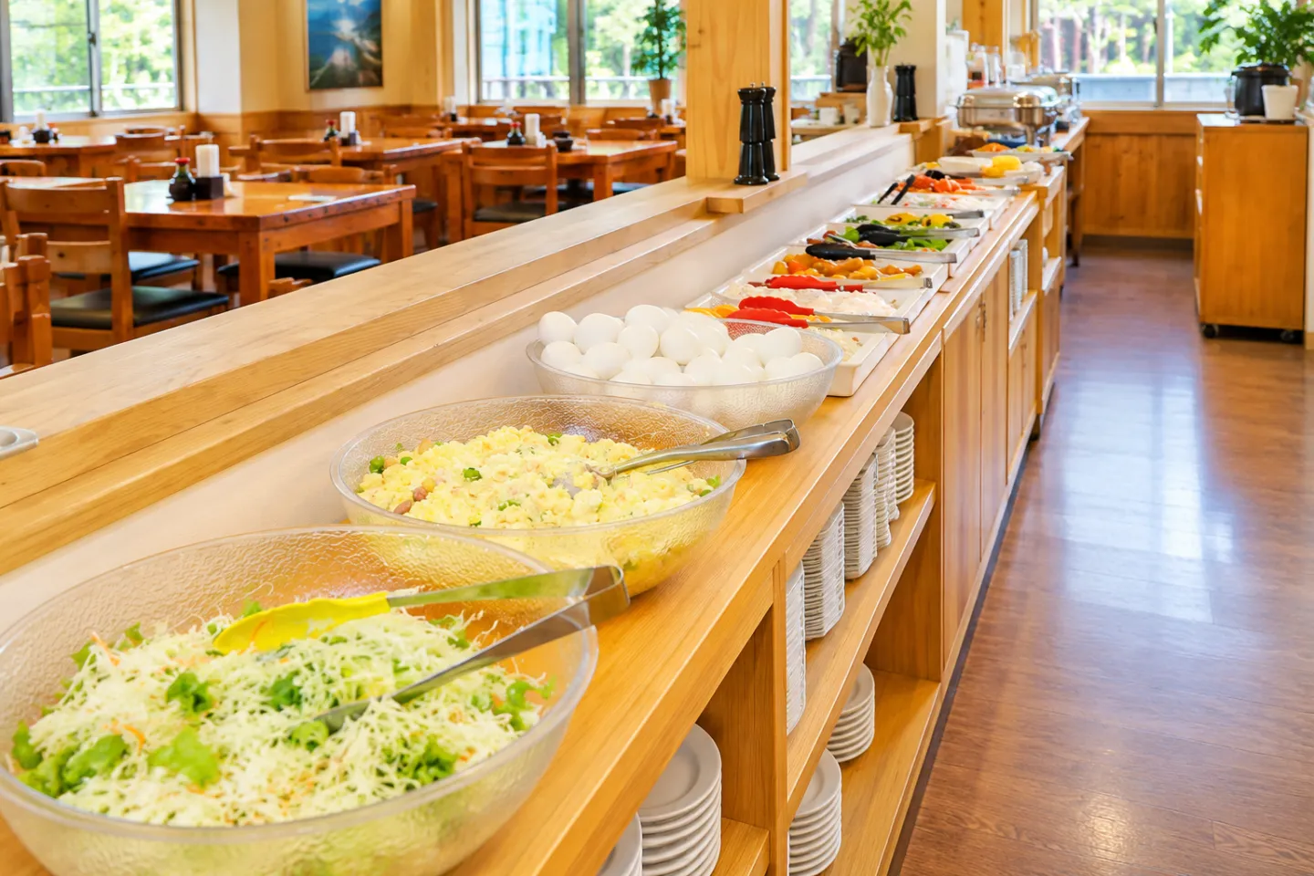 ゆういんぐ四万十の朝食の料理が並ぶ配膳台