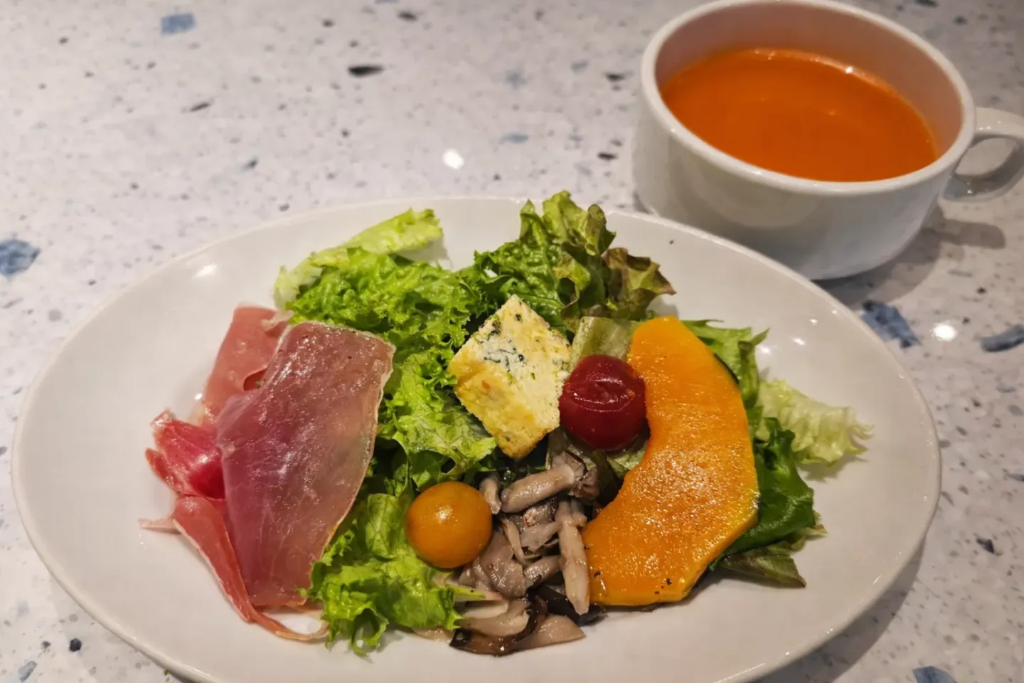 LITORANEO 横浜みなとみらい