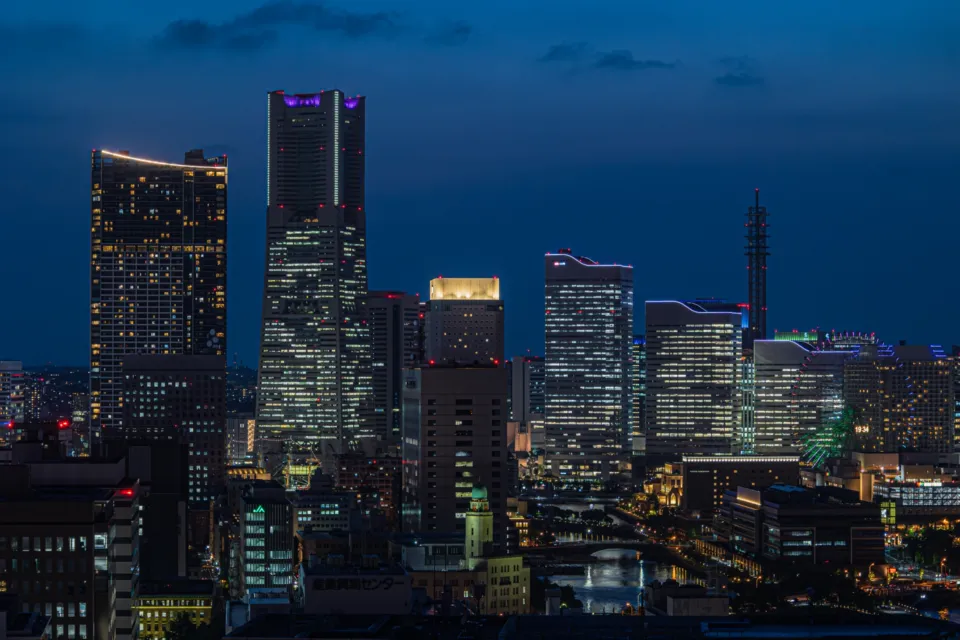 横浜マリンタワー