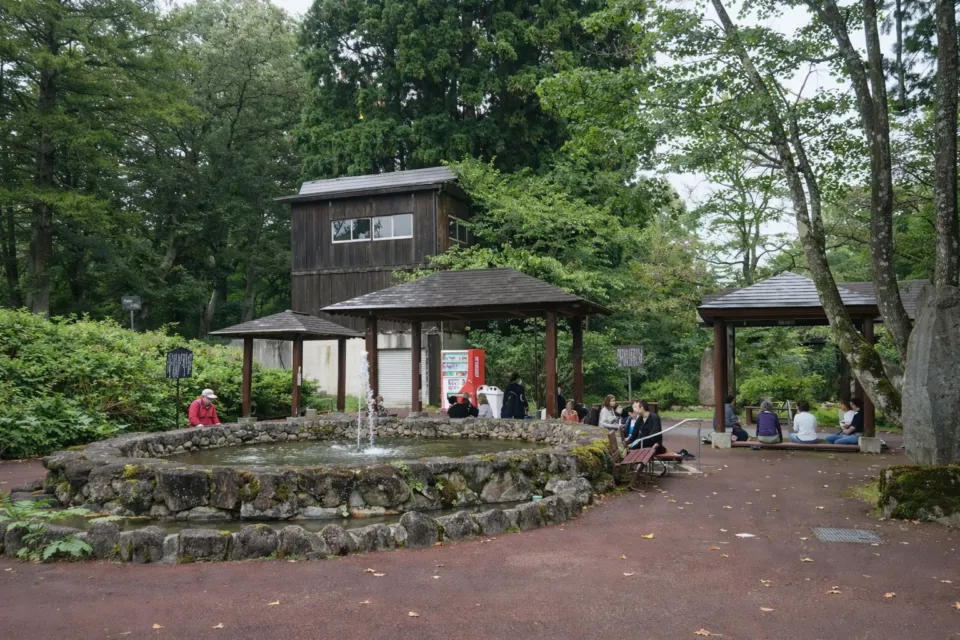 赤倉温泉足湯公園