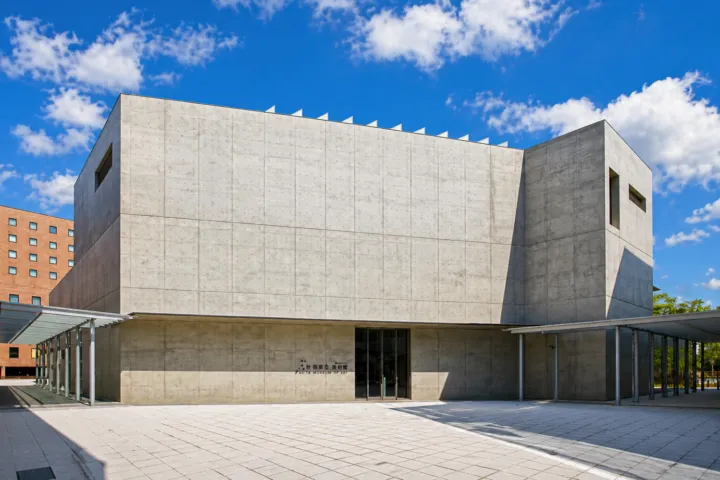 秋田県立美術館