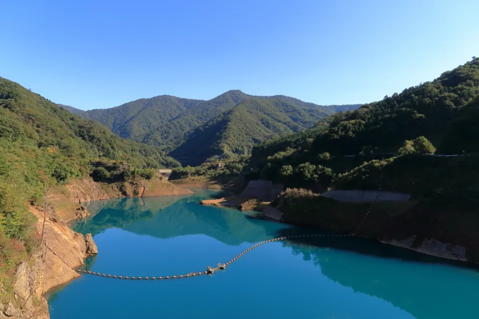 奥四万湖
