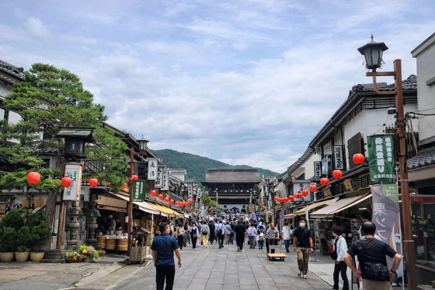 信州善光寺仲見世通り