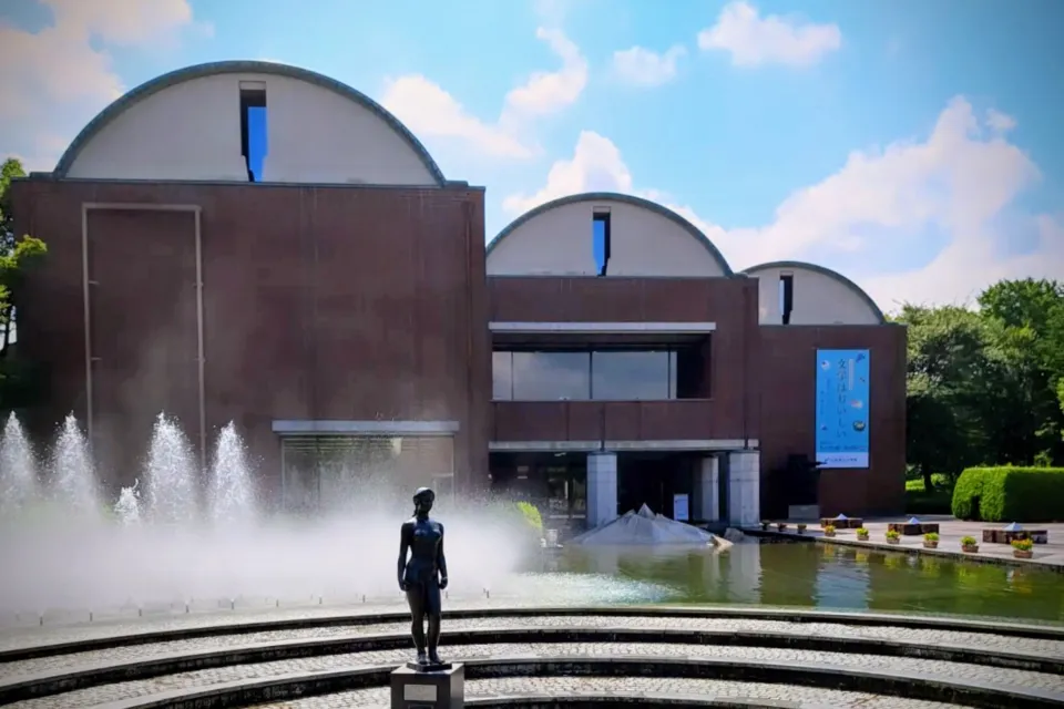 山梨県立美術館