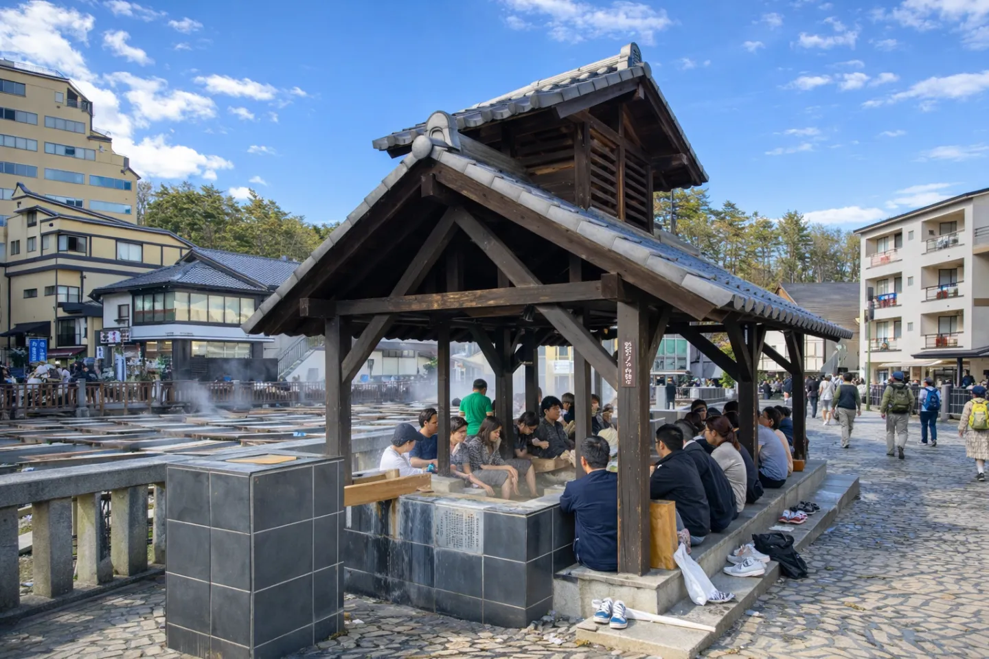 湯畑・湯けむり亭