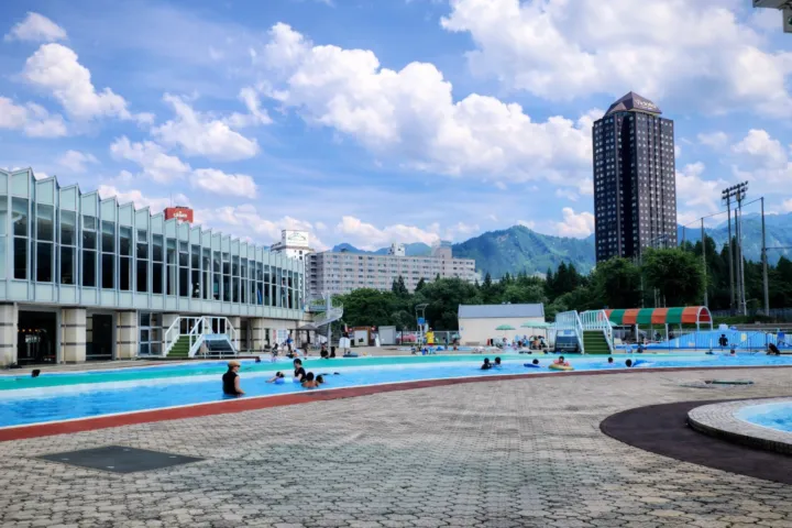 湯沢町レジャープールオーロラ