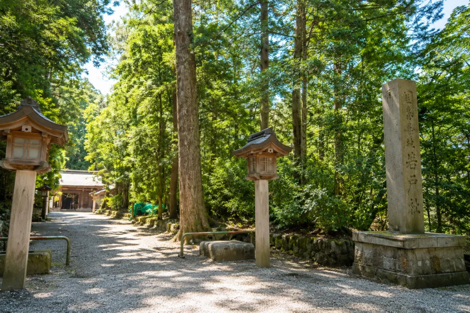 雄山神社 前立社壇