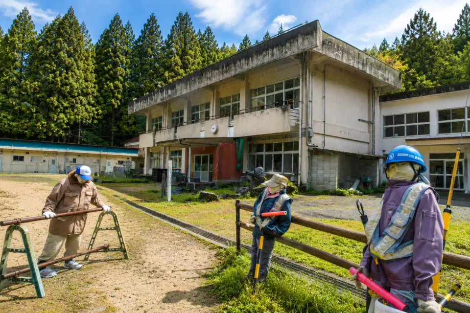 天空の村・名頃かかしの里